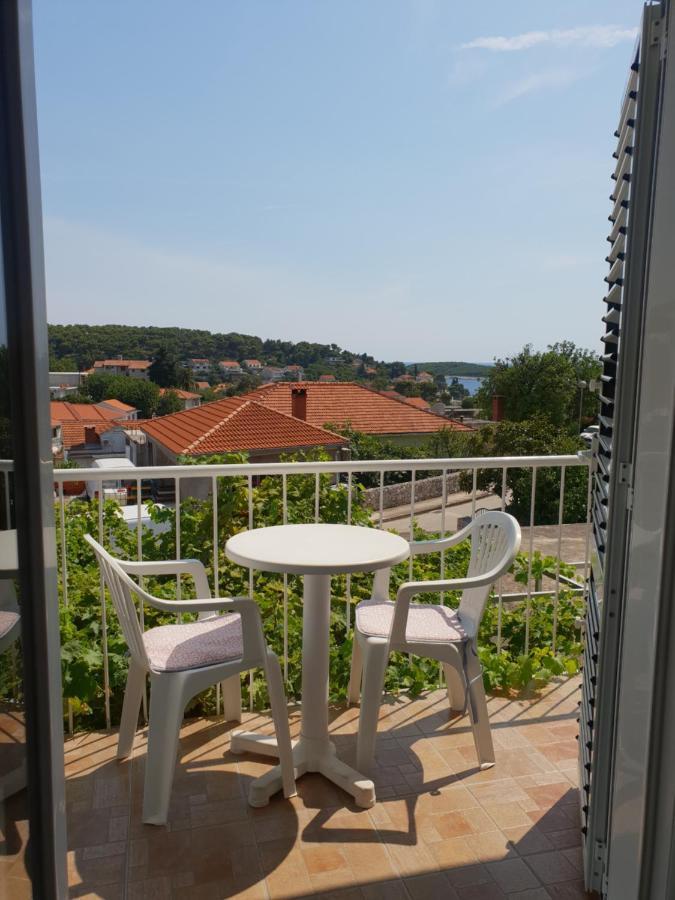 Luka'S Lodge Guesthouse & Hostel 赫瓦尔 外观 照片