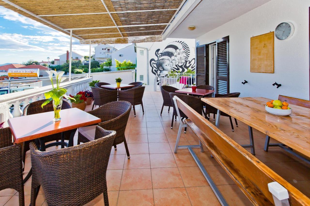 Luka'S Lodge Guesthouse & Hostel 赫瓦尔 外观 照片