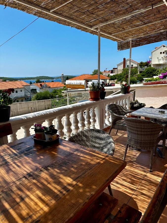 Luka'S Lodge Guesthouse & Hostel 赫瓦尔 外观 照片