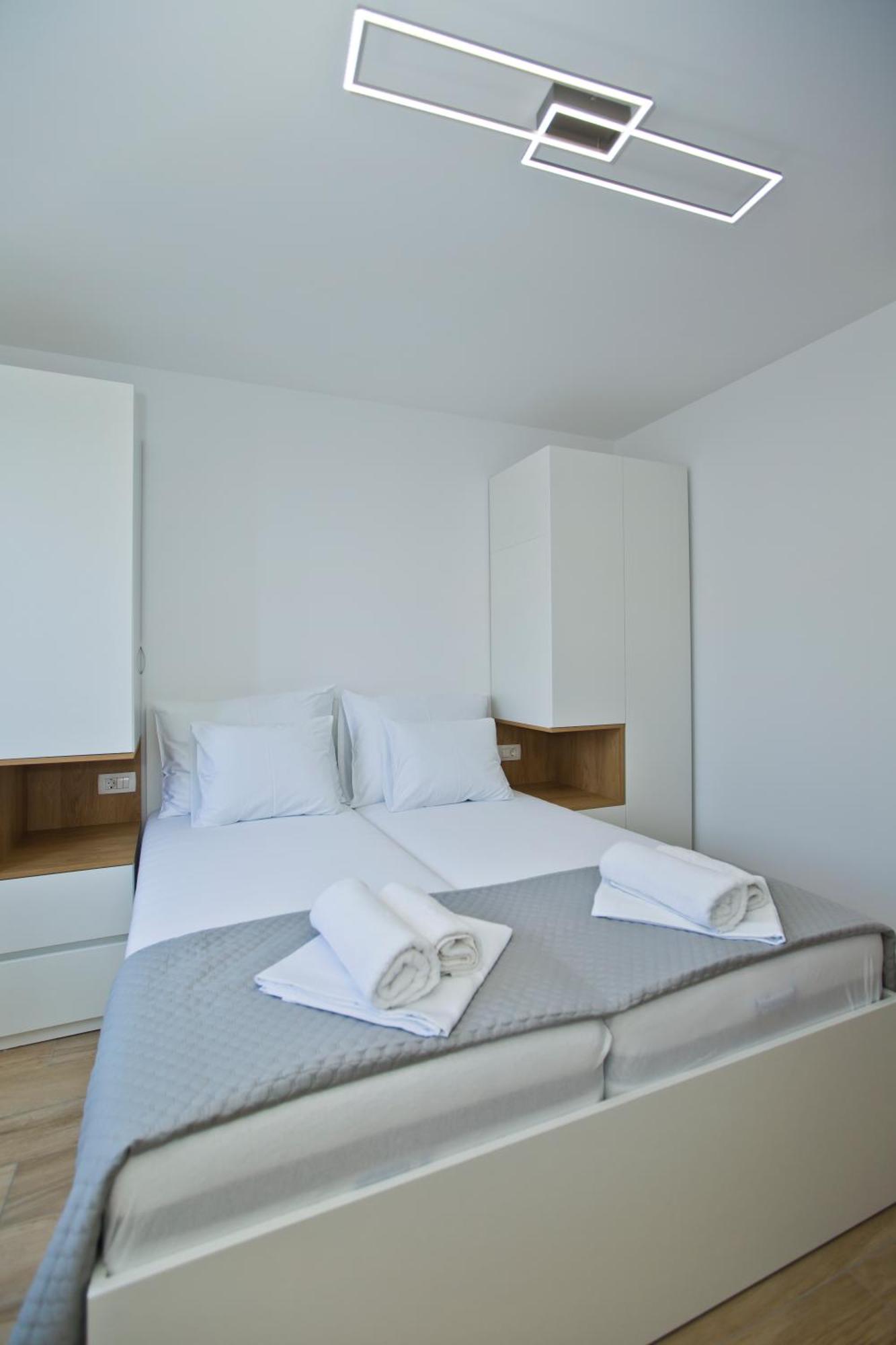 Luka'S Lodge Guesthouse & Hostel 赫瓦尔 外观 照片