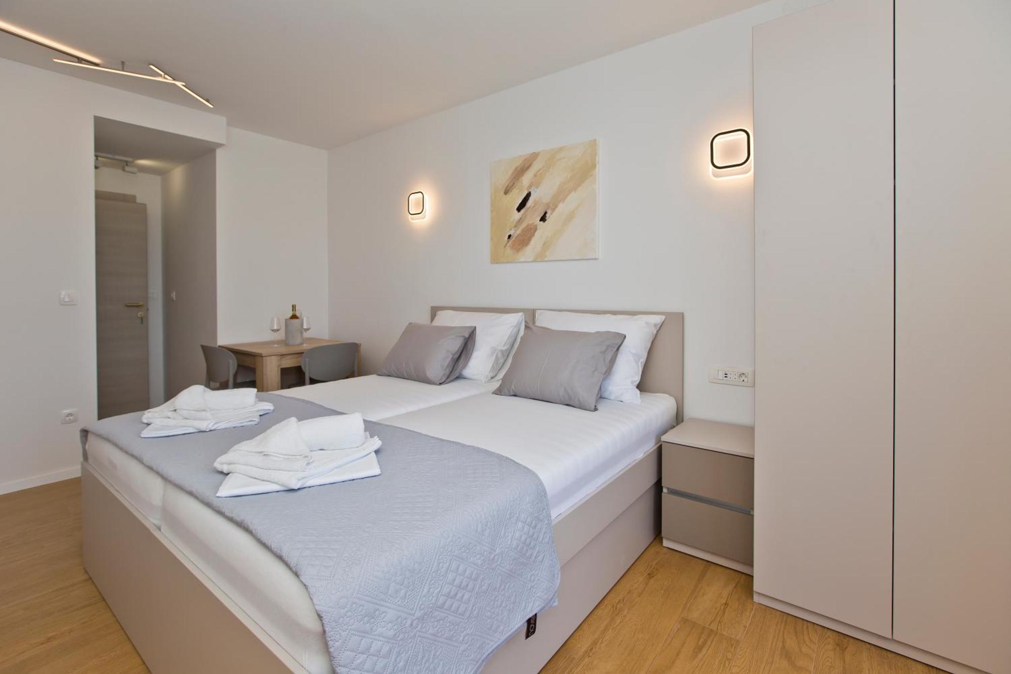 Luka'S Lodge Guesthouse & Hostel 赫瓦尔 外观 照片