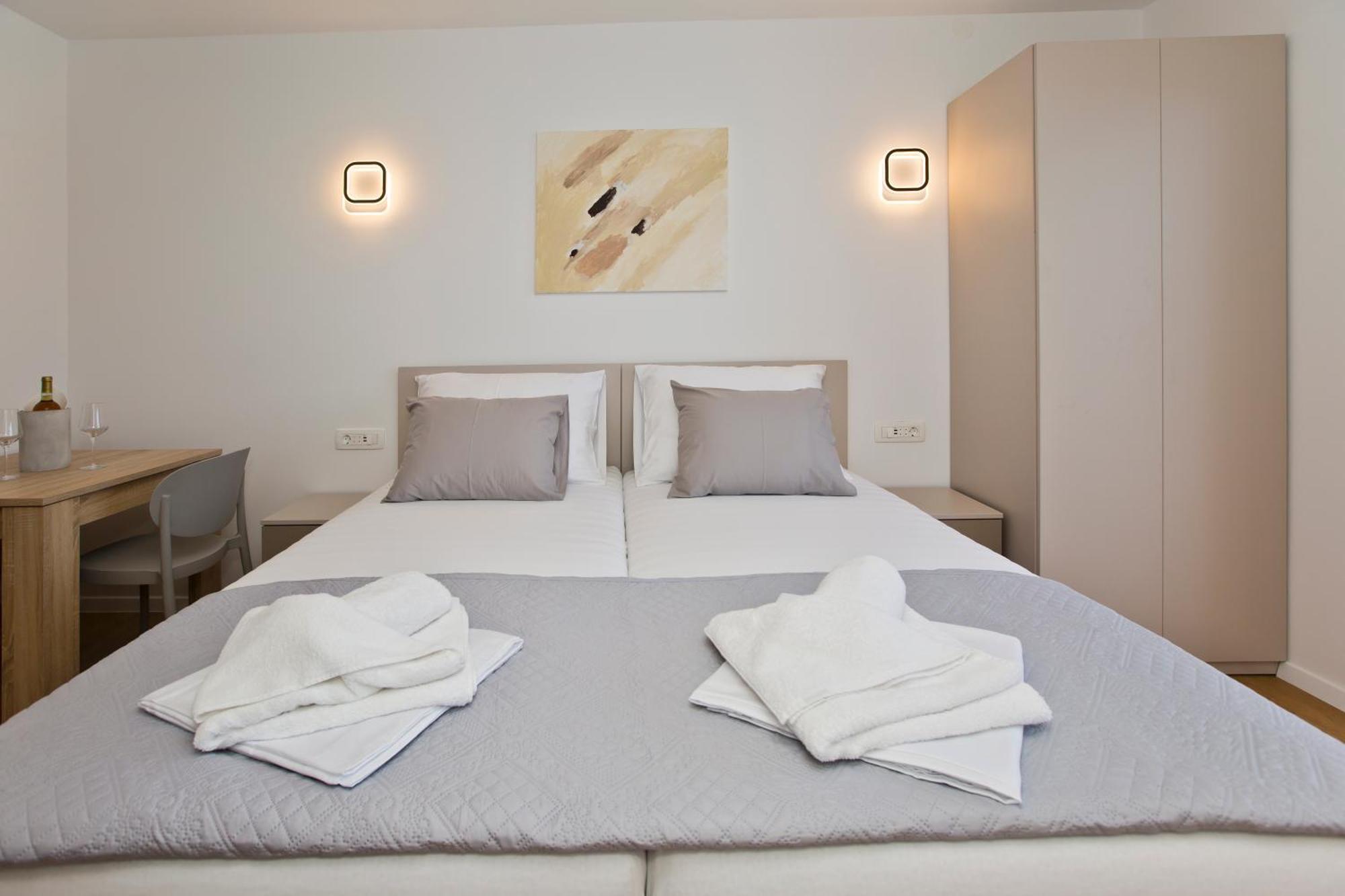 Luka'S Lodge Guesthouse & Hostel 赫瓦尔 外观 照片