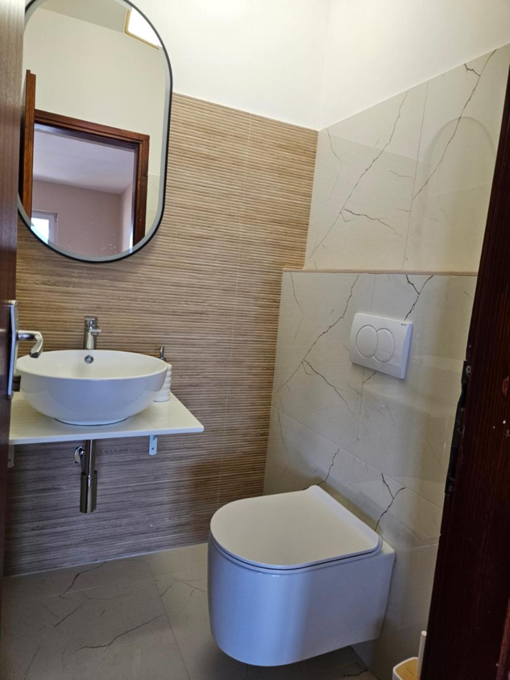 Luka'S Lodge Guesthouse & Hostel 赫瓦尔 外观 照片