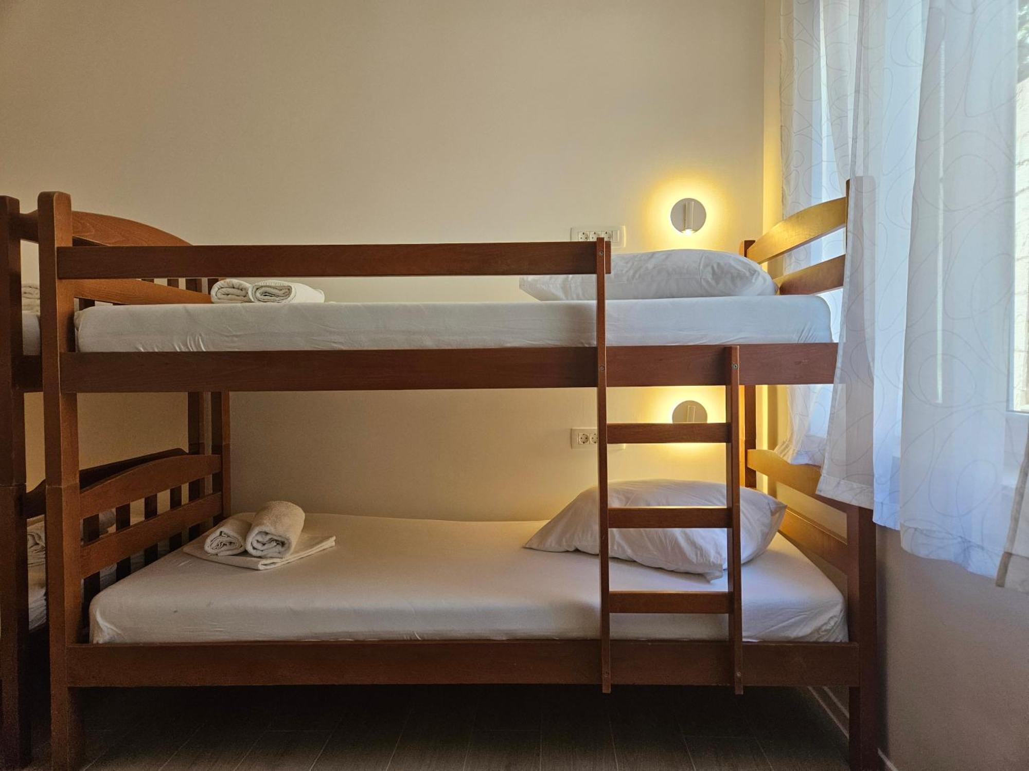 Luka'S Lodge Guesthouse & Hostel 赫瓦尔 外观 照片