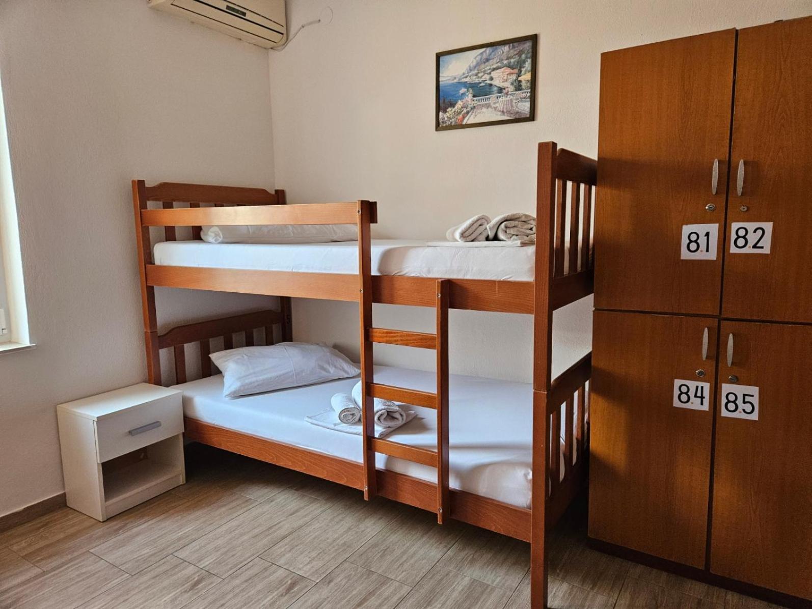 Luka'S Lodge Guesthouse & Hostel 赫瓦尔 外观 照片