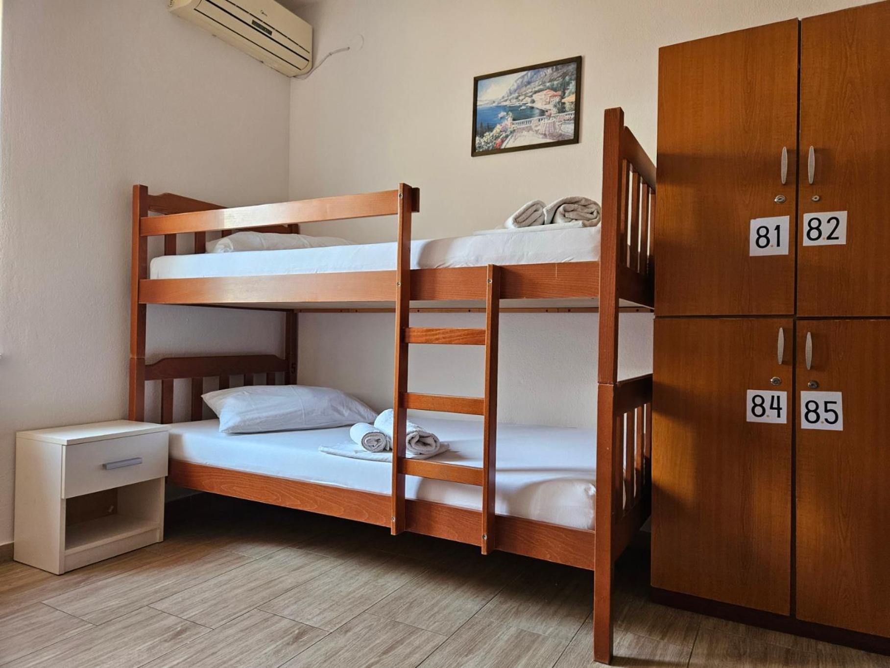 Luka'S Lodge Guesthouse & Hostel 赫瓦尔 外观 照片