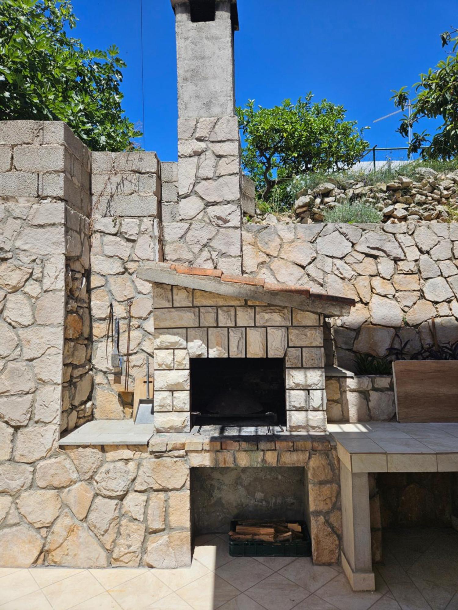 Luka'S Lodge Guesthouse & Hostel 赫瓦尔 外观 照片