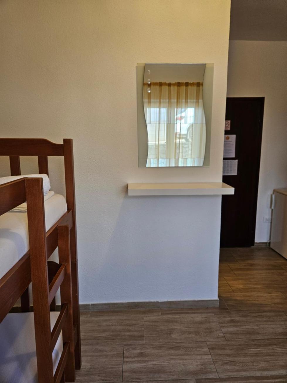 Luka'S Lodge Guesthouse & Hostel 赫瓦尔 外观 照片