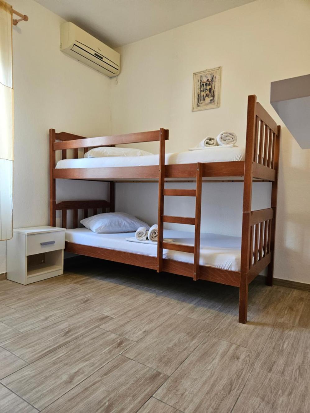 Luka'S Lodge Guesthouse & Hostel 赫瓦尔 外观 照片