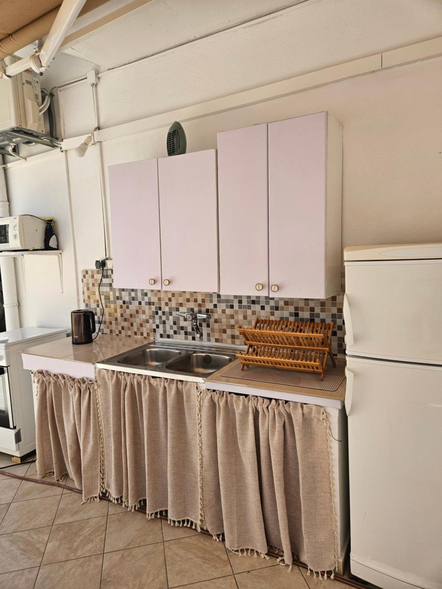 Luka'S Lodge Guesthouse & Hostel 赫瓦尔 外观 照片